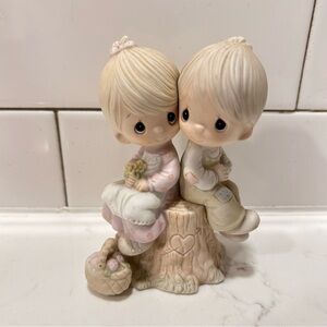 Vintage Jonathan & David 1976 Love One Another Figurine Enesco Boy/Girl No Box